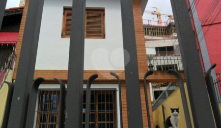 Sobrado à venda com 3 quartos, sendo 1 suíte,  em Vila Romero, São Paulo, SP