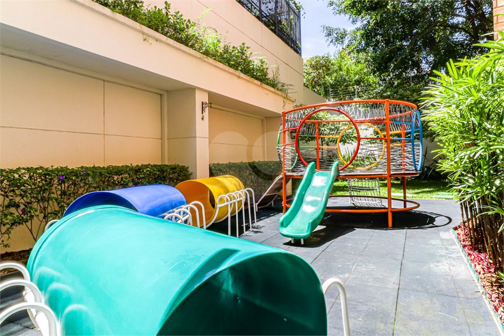 Apartamento à venda com 2 quartos, sendo 1 suíte,  em MORUMBI, São Paulo, SP