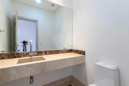 Casa à venda com 4 suítes no condomínio Vila Alba, São Paulo - SP
