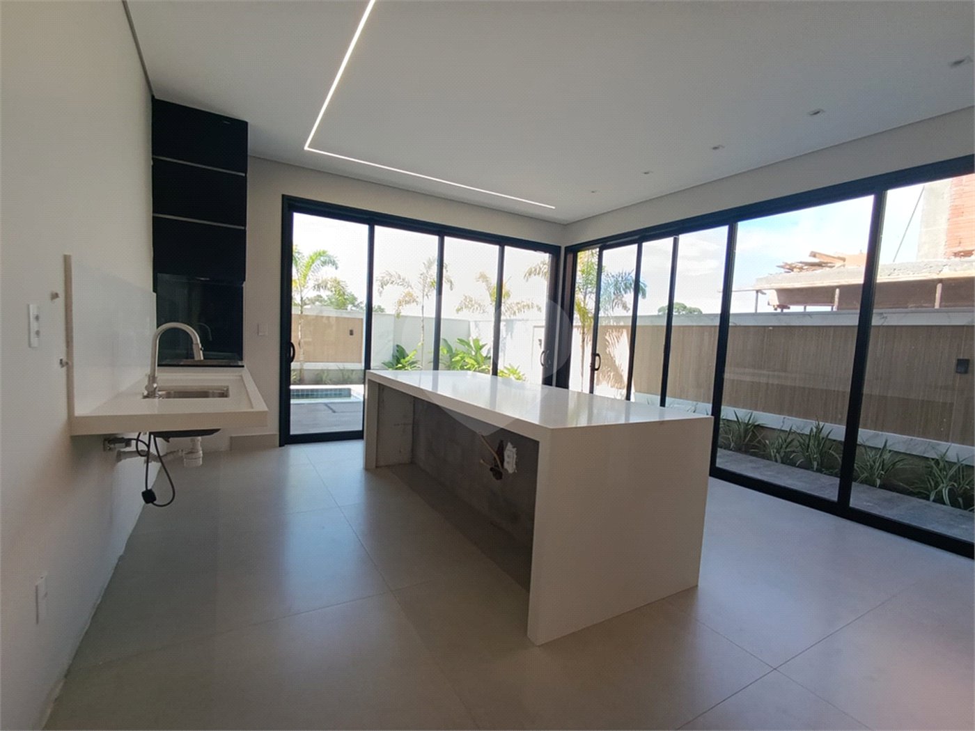 Casa à venda com 3 suítes no condomínio Villa Sapezal, Indaiatuba - SP