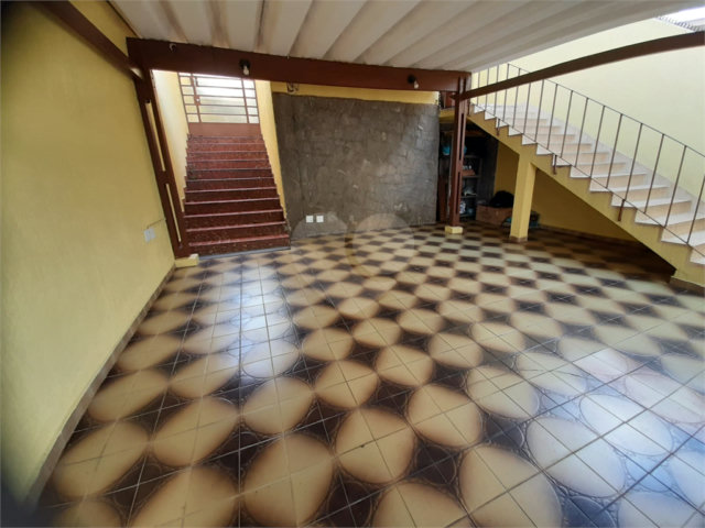 Sobrado à venda com 3 quartos em Vila Irmãos Arnoni, São Paulo, SP
