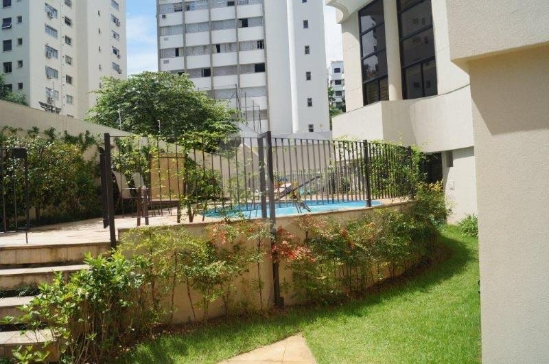 Apartamento à venda com 4 quartos, sendo 3 suítes, em Campo Belo, São Paulo, SP