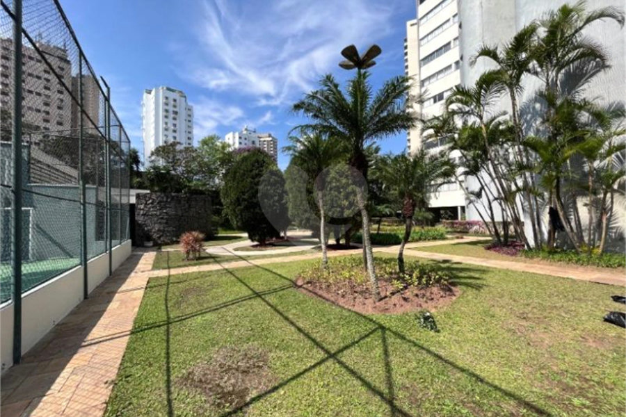 Apartamento à venda com 4 quartos, sendo 2 suítes, em Morumbi, São Paulo, SP
