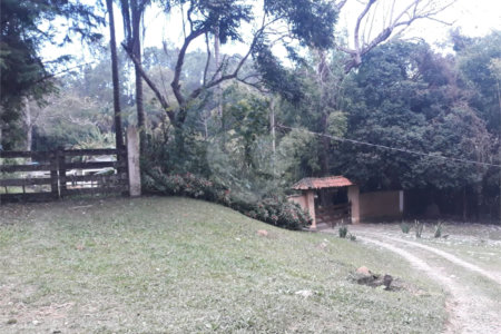 Sítio à venda com 5 quartos, sendo 3 suítes,  em Planalto Verde, São Roque, SP
