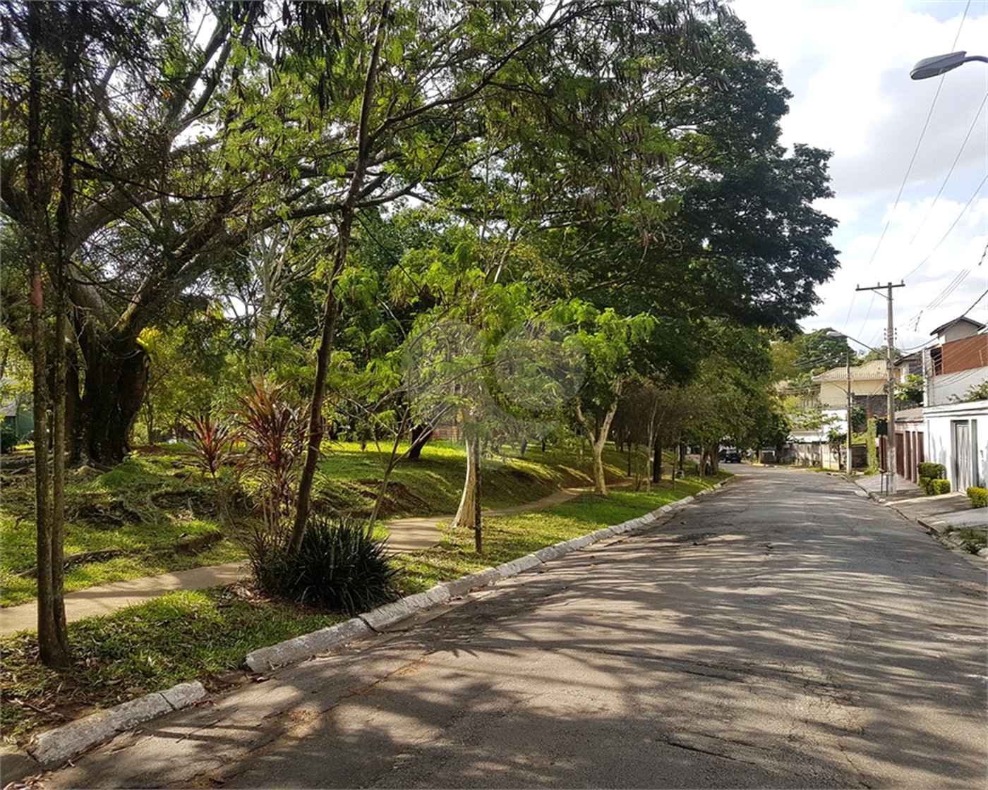 Sobrado à venda com 3 quartos, sendo 2 suítes, em Chácara Monte Alegre, São Paulo, SP