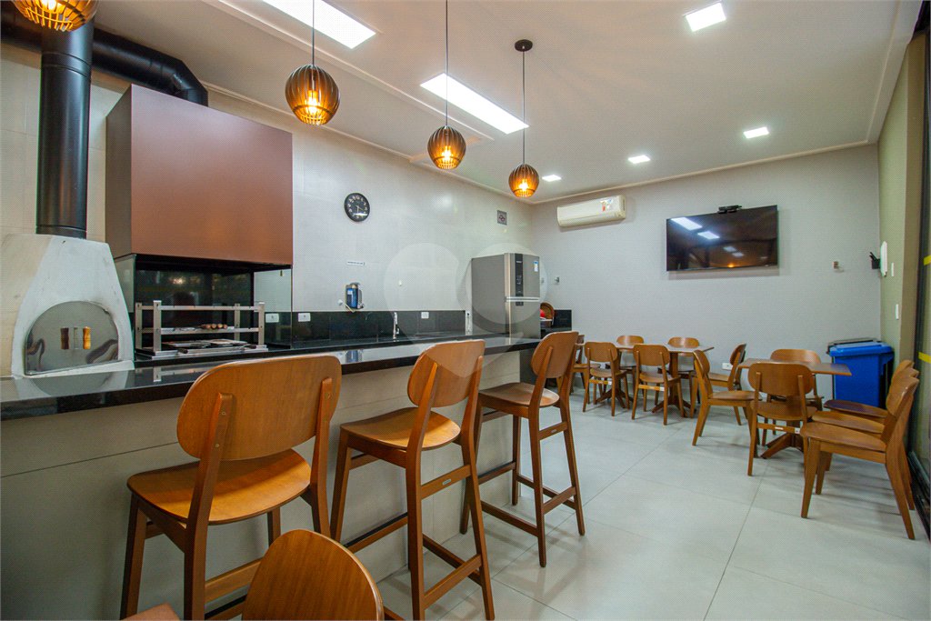 Apartamento à venda com 3 quartos, sendo 1 suíte, em Campo Belo, São Paulo, SP