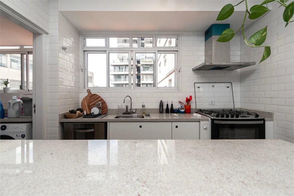 Apartamento à venda com 2 quartos, sendo 1 suíte, em Pinheiros, São Paulo, SP