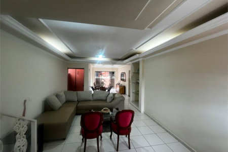 Casa à venda com 3 quartos, sendo 1 suíte, em Jardim Itália, Itapetininga, SP