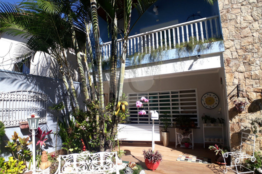 Sobrado à venda com 3 suítes em Horto Florestal, São Paulo, SP