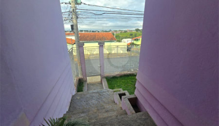 Casa à venda com 4 quartos, sendo 2 suítes,  em Vila Nastri, Itapetininga, SP