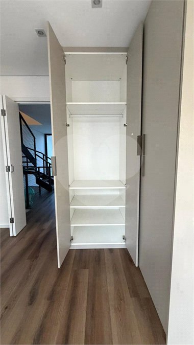 Casa à venda com 2 suítes no condomínio Gran Loft, Cotia - SP