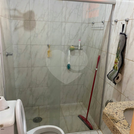 Casa à venda com 4 quartos, sendo 1 suíte, no condomínio Copacabana., Ribeirão Preto - SP