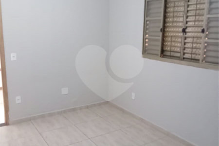 Casa à venda com 4 quartos, sendo 2 suítes, em Parque Gramado II, Araraquara, SP