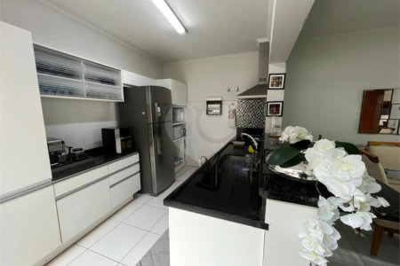 Casa à venda com 3 suítes em Jardim Shangri-lá, Itapetininga, SP