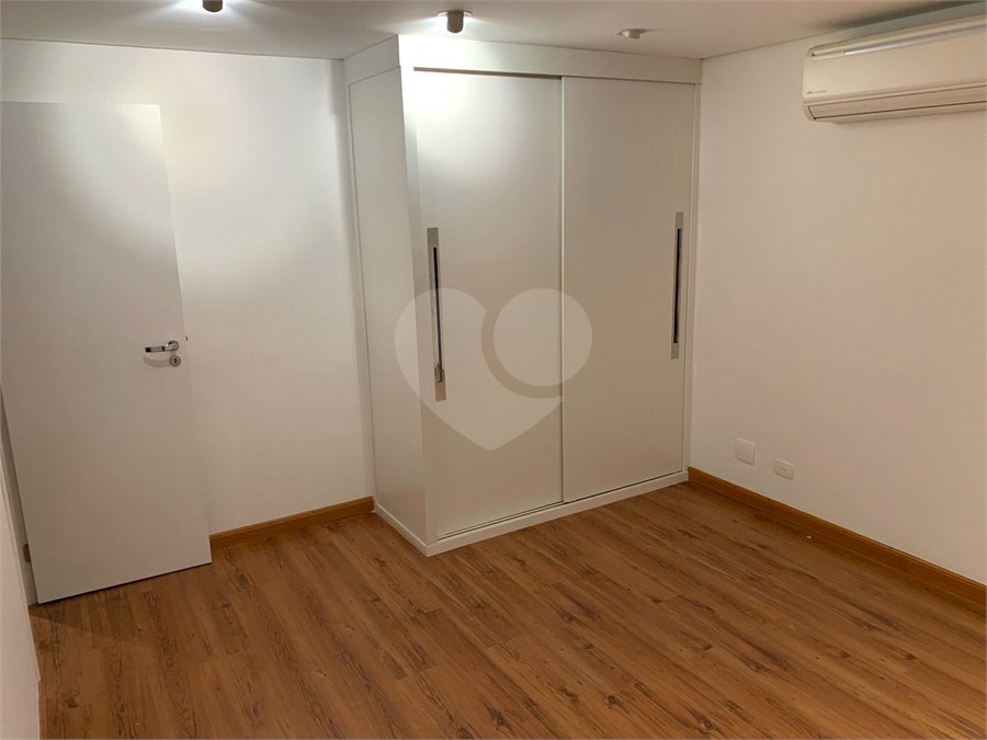 Lindo apartamento reformado!!! Apto a venda 3 dormitórios 1 suite e 2 vagas - Vila Nova Conceição