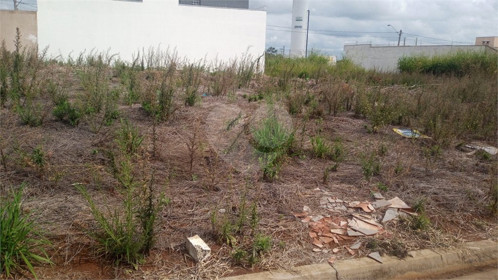 Lote no Jardim do Bosque, aceita financiamento ou aquisição de terreno e construção .