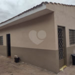 Casa térrea em Araraquara/SP.