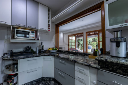 Casa à venda com 4 quartos, sendo 2 suítes,  no condomínio Los Alámos, São Paulo - SP