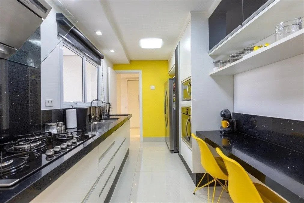 Apartamento à venda com 3 suítes em Vila Romana, São Paulo, SP