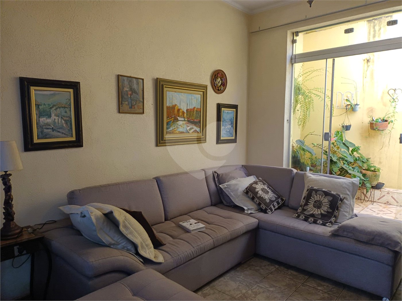 Linda casa em ótima localização!!