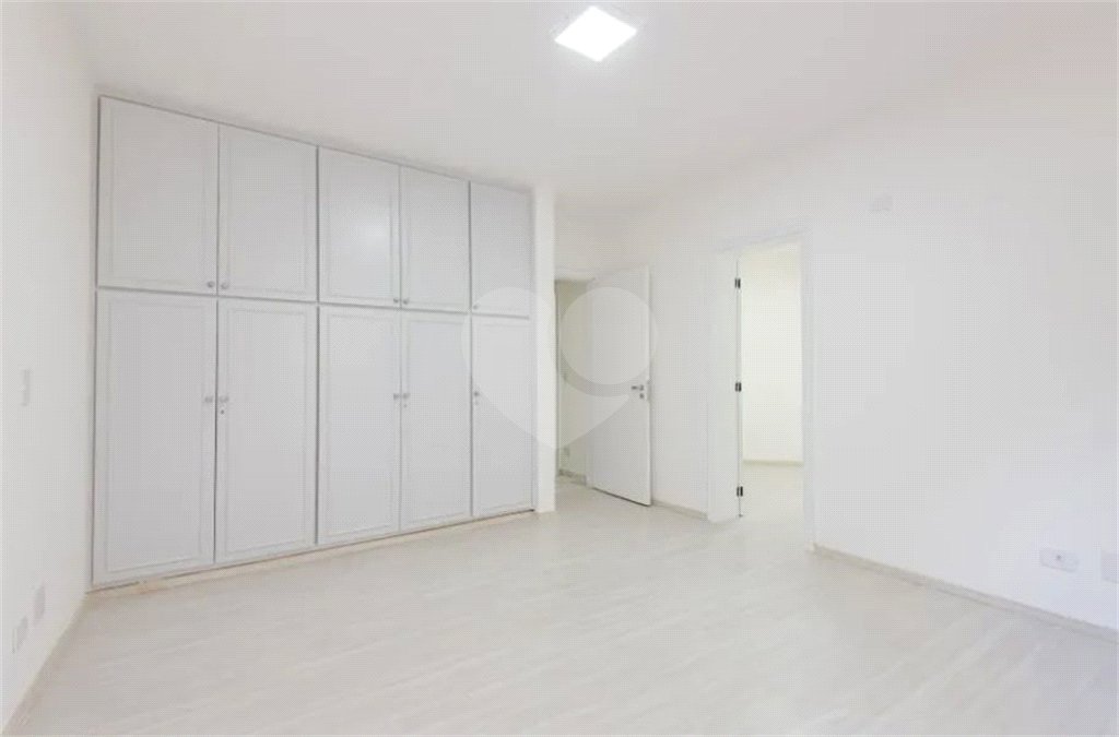 Apartamento à venda com 3 suítes em Real Parque, São Paulo, SP