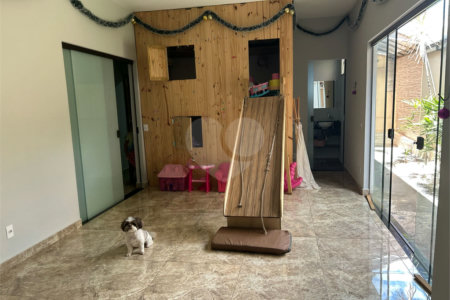 Casa à venda com 3 quartos, sendo 2 suítes, em Jardim de Cresci, São Carlos, SP