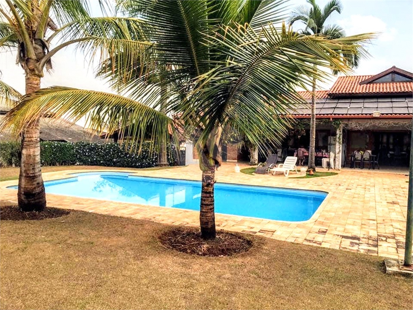 Casa à venda ou para alugar com 5 quartos, sendo 4 suítes, no condomínio Moradas São Luiz, Salto - SP