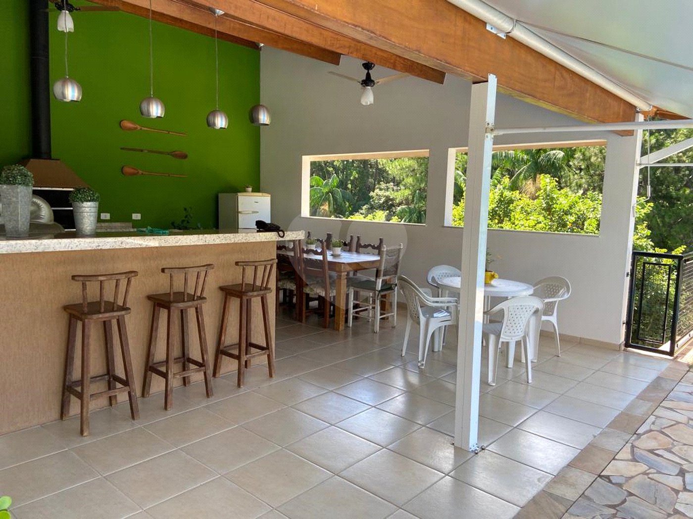 Casa à venda com 6 quartos, sendo 3 suítes,  em Marambaia, Vinhedo, SP