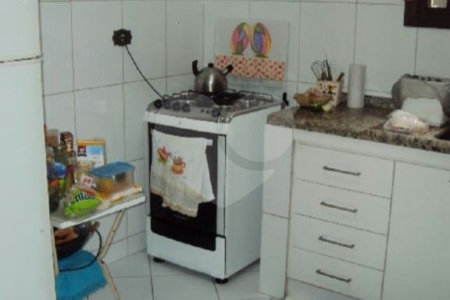 Sobrado à venda com 3 quartos, sendo 1 suíte,  em Jardim Pinheiros, São Paulo, SP