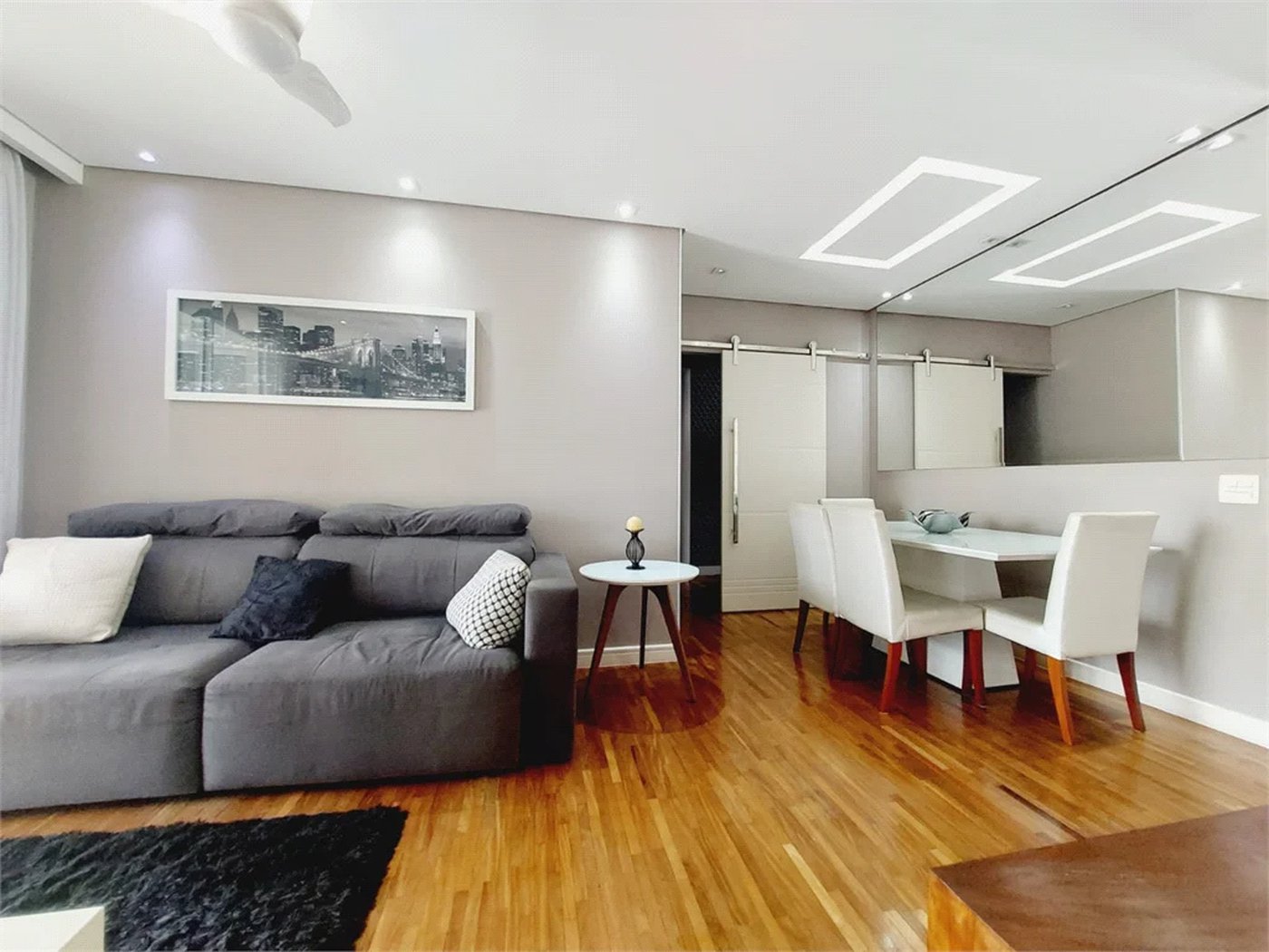 Apartamento à venda com 2 quartos, sendo 1 suíte,  em Vila Anastácio, São Paulo, SP