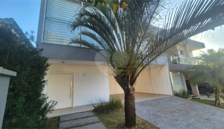 Casa à venda com 3 quartos, sendo 1 suíte,  no condomínio Lago da Serra, Araçoiaba da Serra - SP
