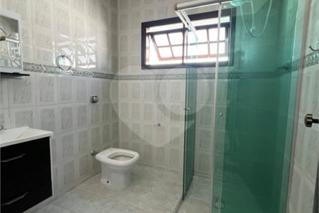 Sobrado à venda com 3 quartos, sendo 1 suíte, em Conjunto Habitacional Brás Cubas, Mogi das Cruzes, SP