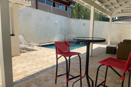 Casa à venda com 4 quartos, sendo 2 suítes,  no condomínio Village Place, São Paulo - SP