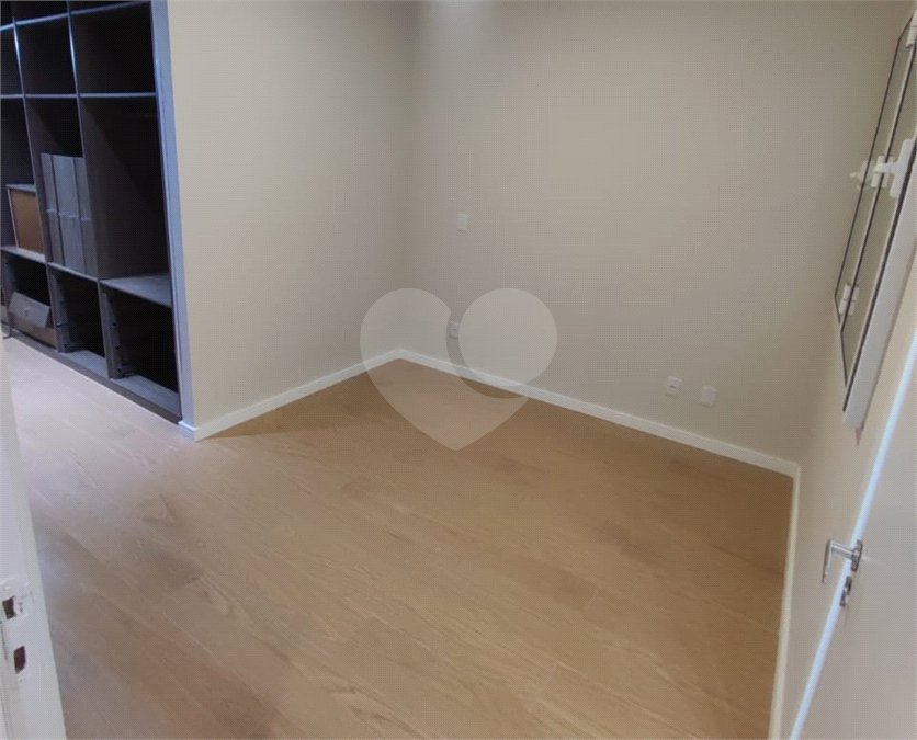 Apartamento à venda com 3 quartos, sendo 2 suítes,  em Jardim Arpoador, São Paulo, SP