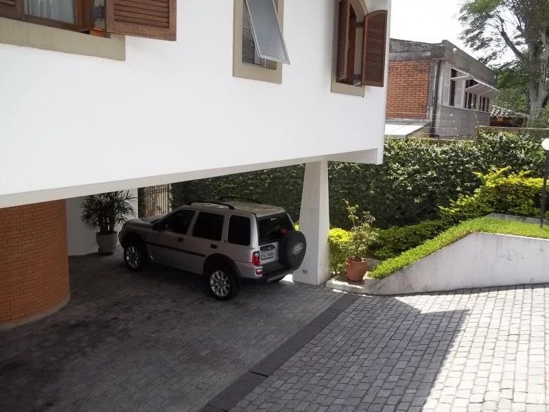 Casa à venda com 4 suítes em Jardim Guedala, São Paulo, SP
