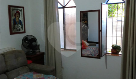 Sobrado à venda com 3 quartos em Jardim Regina, São Paulo, SP