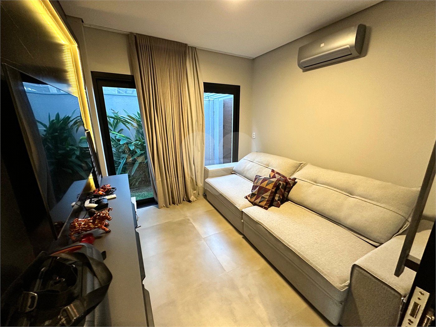 Casa à venda com 3 suítes no condomínio Residencial Florais Itália, Cuiabá - MT