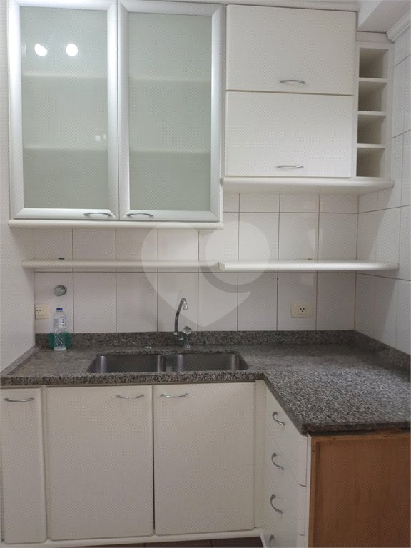 Apartamento para alugar com 79m², 2 suítes e 2 vagas próximo ao Portal do Morumbi