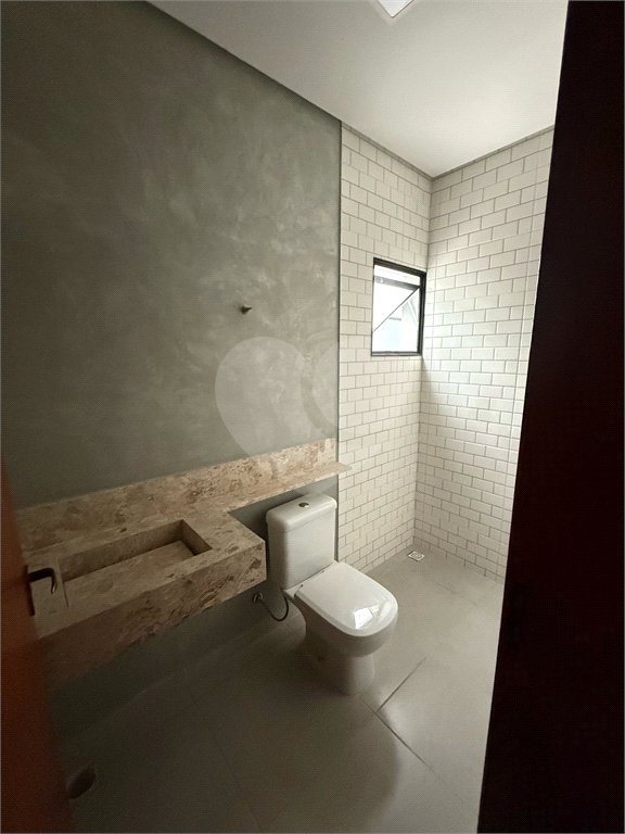 Casa à venda com 3 quartos, sendo 1 suíte,  em Jardim das Bandeiras, Mogi das Cruzes, SP