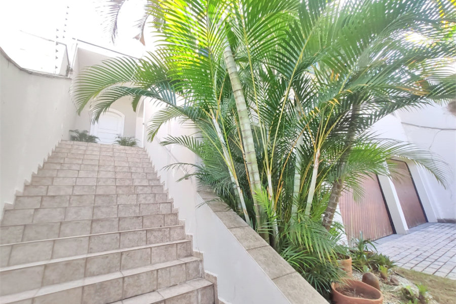 Sobrado à venda ou para alugar com 4 quartos, sendo 3 suítes,  em Jardim Franca, São Paulo, SP