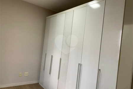 Apartamento à venda com 3 quartos, sendo 1 suíte, em Jardim Marajoara, São Paulo, SP