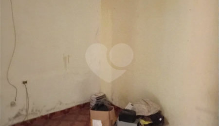 Casa Térrea à venda com 4 quartos, sendo 1 suíte,  em Vila Antonieta, São Paulo, SP