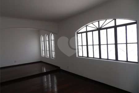 Casa à venda com 5 quartos, sendo 3 suítes, em Vila São Francisco, São Paulo, SP