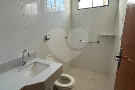 Casa à venda com 4 quartos, sendo 2 suítes, em Residencial Ponta Porã I, Ponta Porã, MS