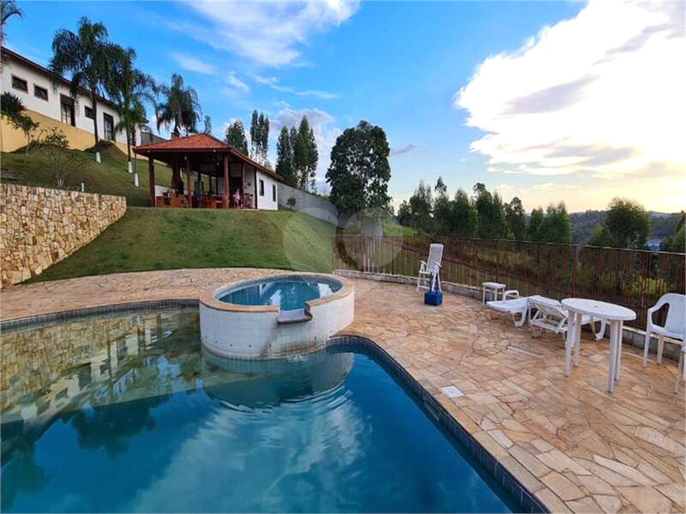 Casa à venda com 4 suítes no condomínio Parque da Fazenda, Itatiba - SP