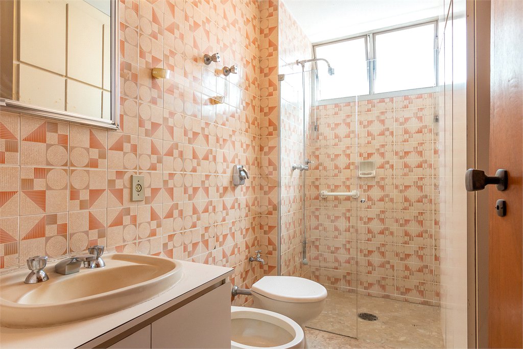 Apartamento à venda com 3 quartos, sendo 1 suíte, em Santa Cecília, São Paulo, SP