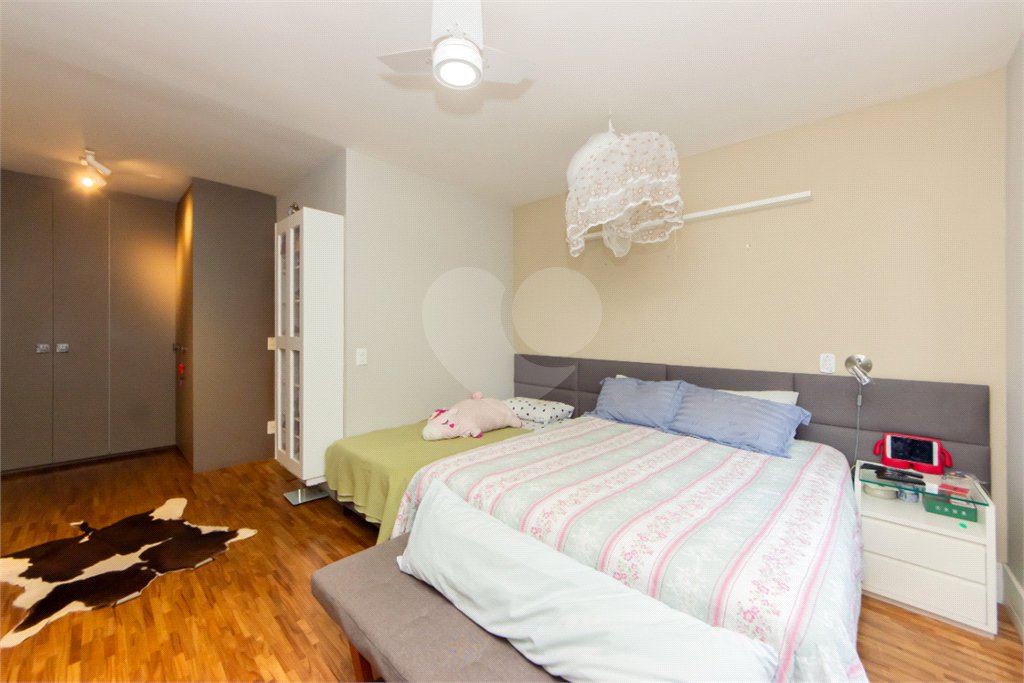 Casa à venda com 5 suítes no condomínio Solar dos Manacas, São Paulo - SP