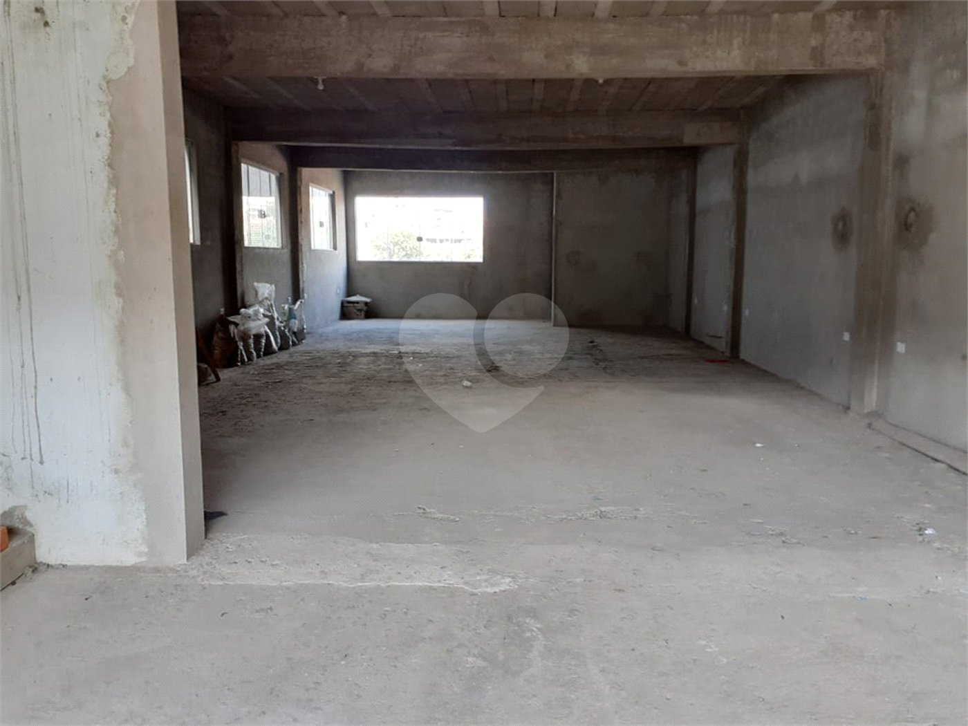 Sobrado à venda com 5 quartos, sendo 1 suíte, em Jardim Cumbica, Guarulhos, SP