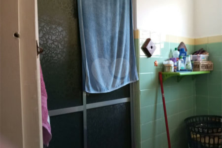 Terreno á venda com 2 casas na Vila Rosália, Guarulhos, SP.