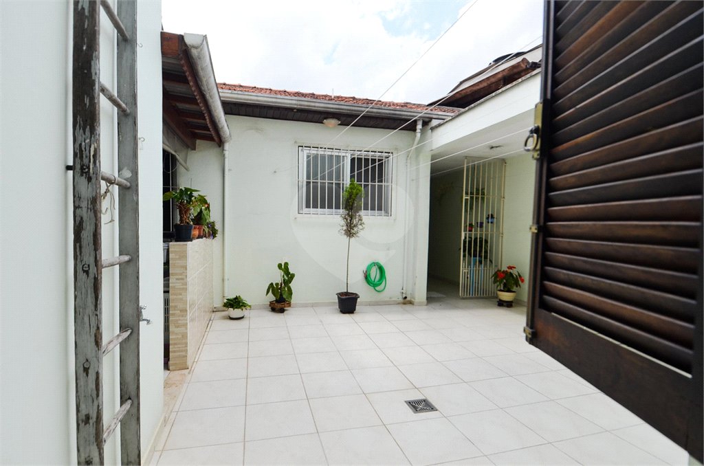 Casa à venda com 4 quartos, sendo 1 suíte, em Jardim Nova Taboão, Guarulhos, SP